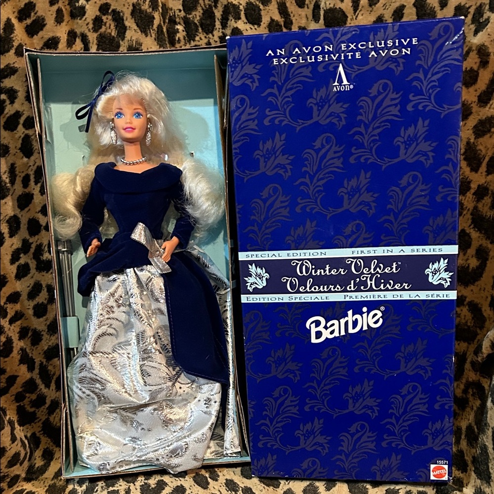 Winter Velvet Barbie 1995
